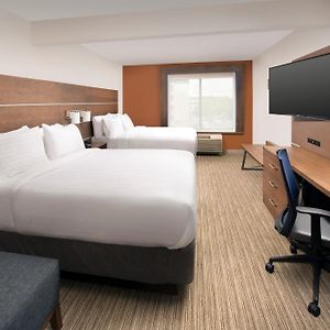 Queen Room Hearing Accesible